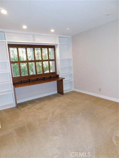 Building Photo - 2414 Sarandi Grande Dr