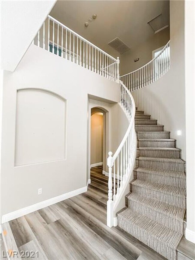 Building Photo - Coming Soon 8/1/25 - Beautiful Summerlin P...