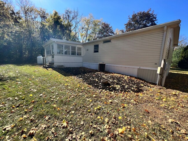 Building Photo - 3 Bedroom 2 Bathroom Home in Dillsburg PA!