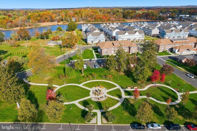 Building Photo - 4 Barton Ave