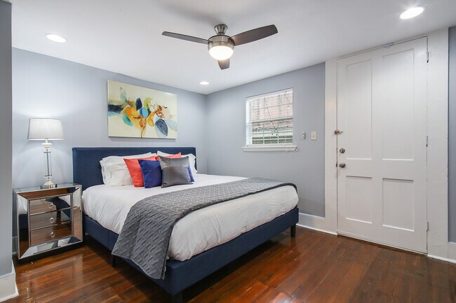 Building Photo - 2336 St Thomas St