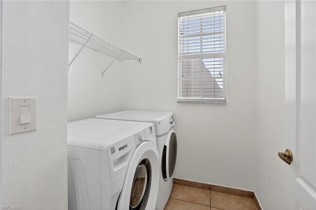Building Photo - 7013 Romana Way