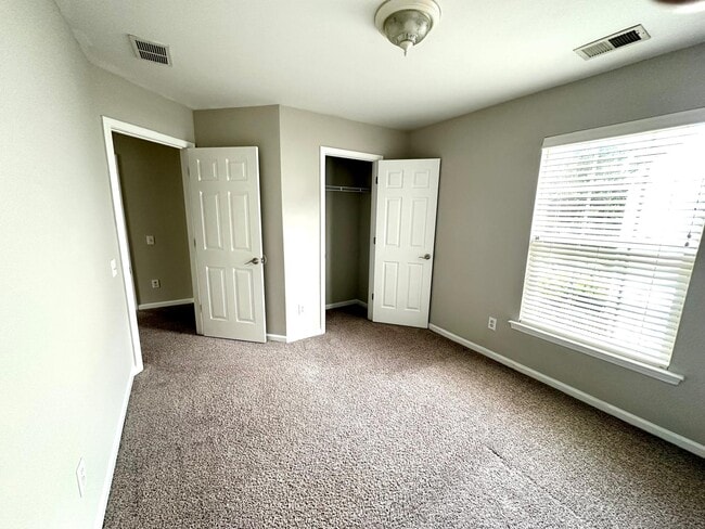 Building Photo - 2008 Chinabrook Ct