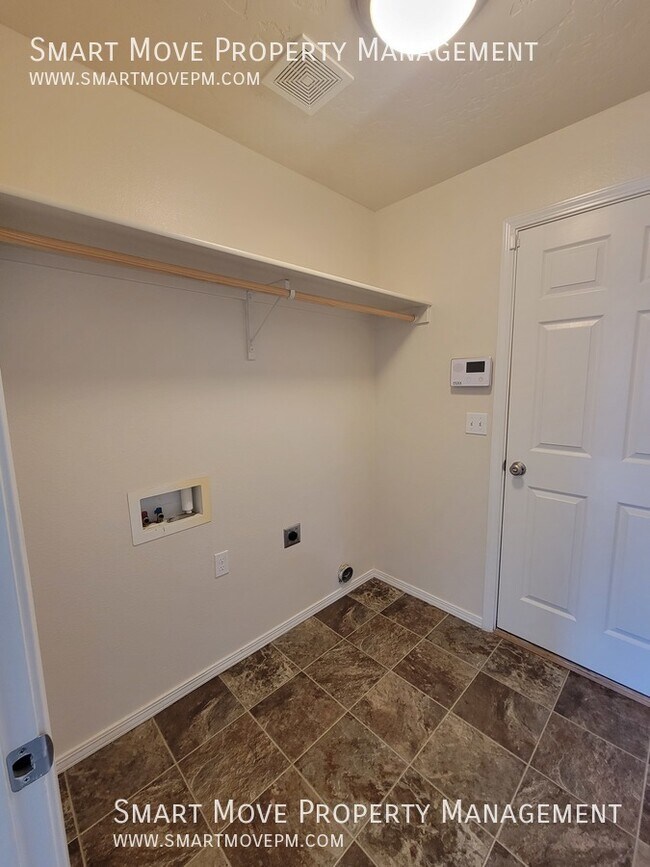 Building Photo - 4284 S Overhill Way