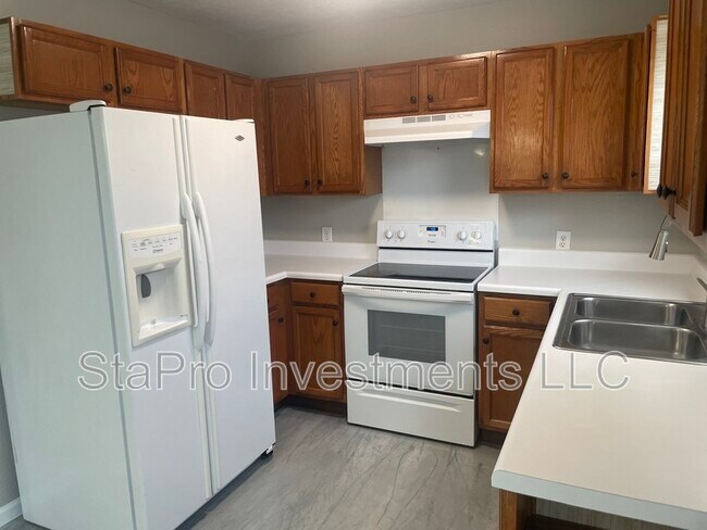 Building Photo - 125 Village Pl