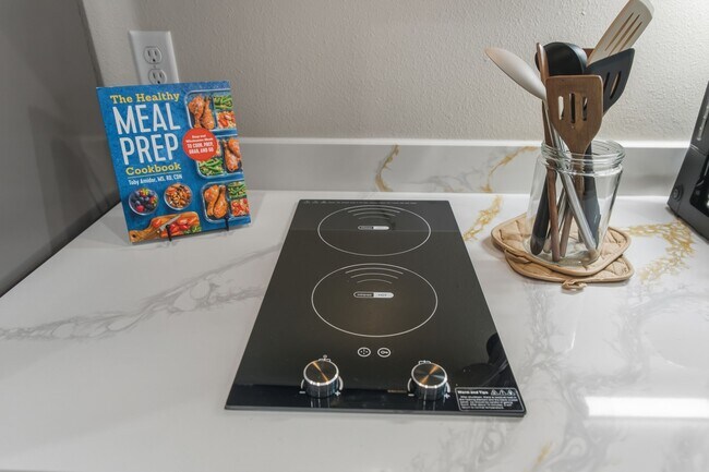 Building Photo - 4231 Elmwood St