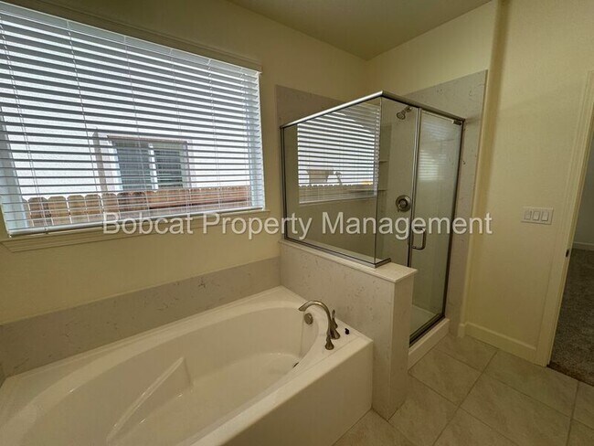 Building Photo - 837 Bravestone Ave