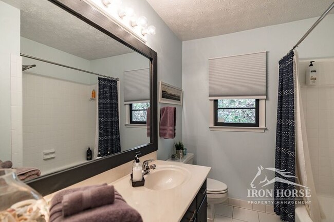 Building Photo - 130 Austin Dr