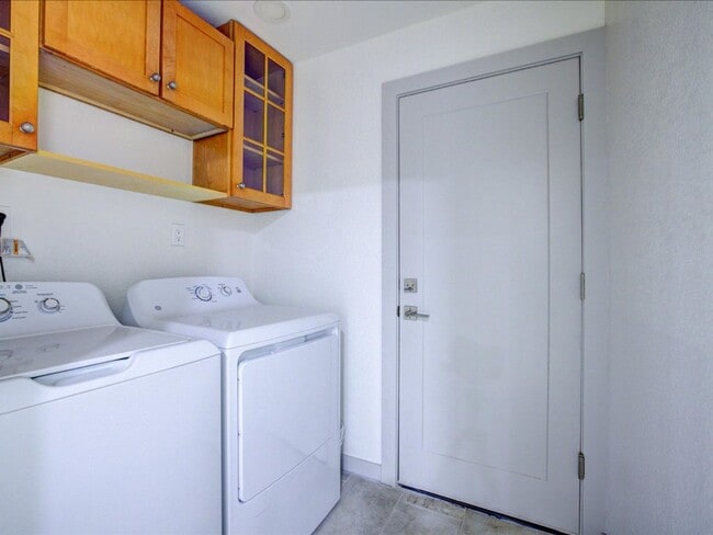 Building Photo - 3 Bedroom 2 Bathroom: Partially Furnished home!! **UNFURNISHED-RENTAL PRICE IS $3,000.00**