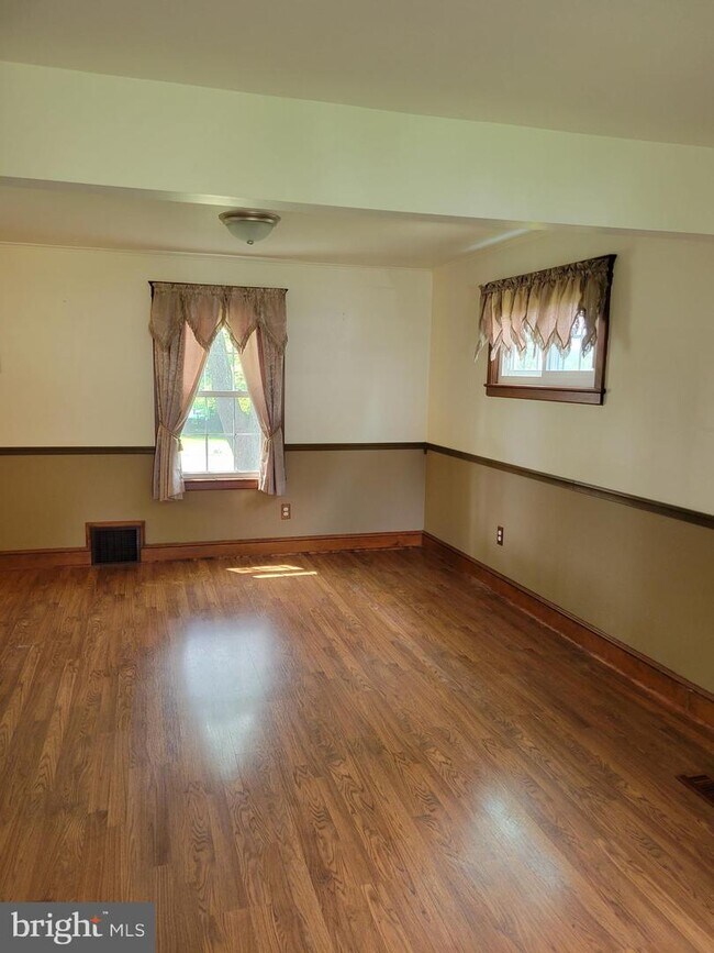 Building Photo - 994 Gravel Pike