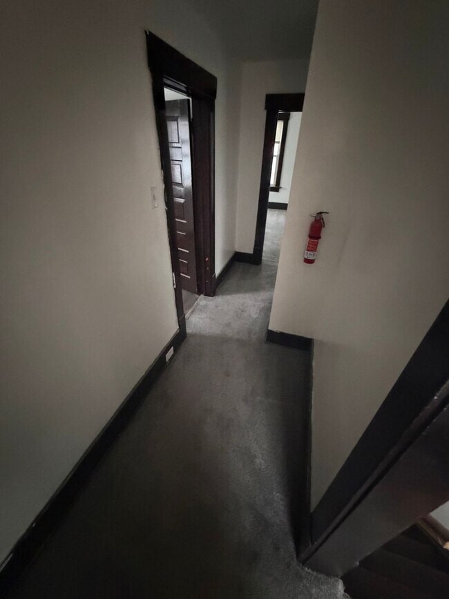 Building Photo - Beautifully redone 4-bedroom, 2-bath home available!