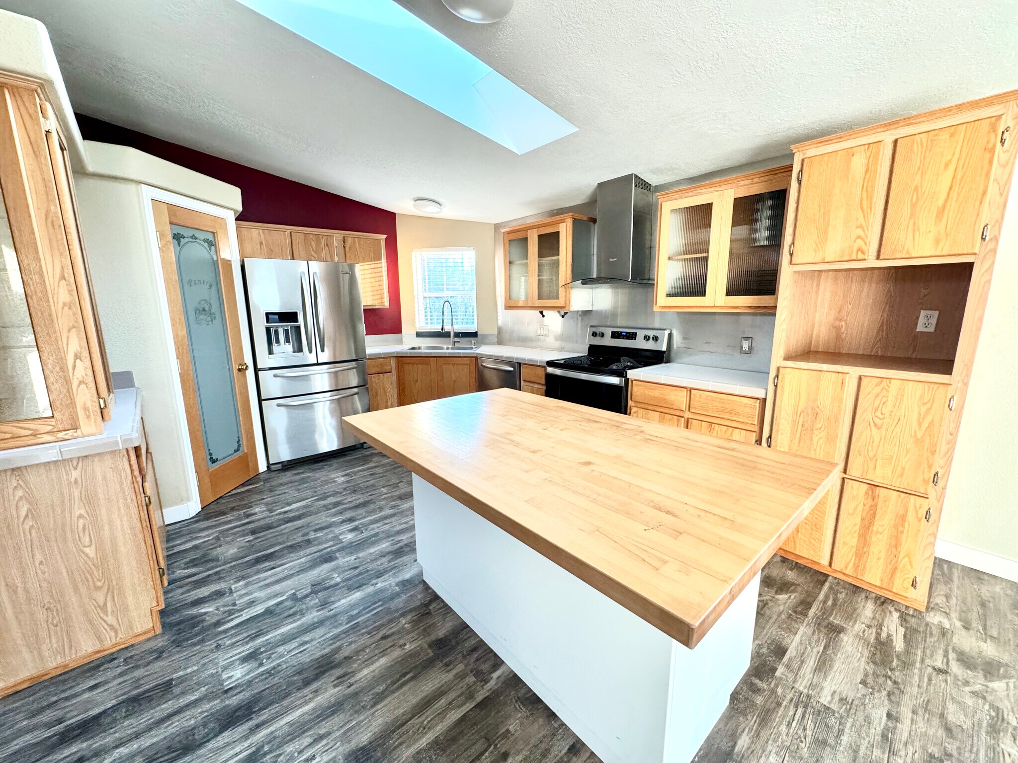 Kitchen - 3204 Locust Ave