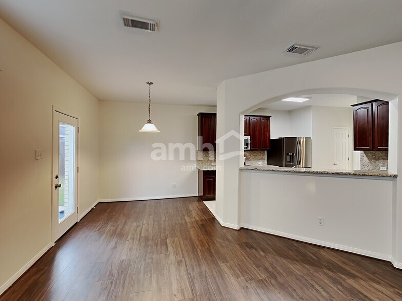 Building Photo - 25504 Oakhurst Trails Ct