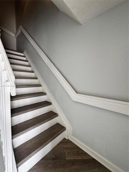 Building Photo - 14059 SW 120th Ct