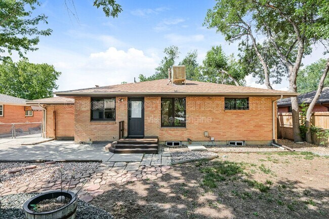 Building Photo - 270 Beryl Way