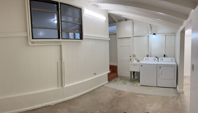 Building Photo - Totally Upgraded 2 bedroom 1 bath with Den/Storage Single Family Home in Wahiawa