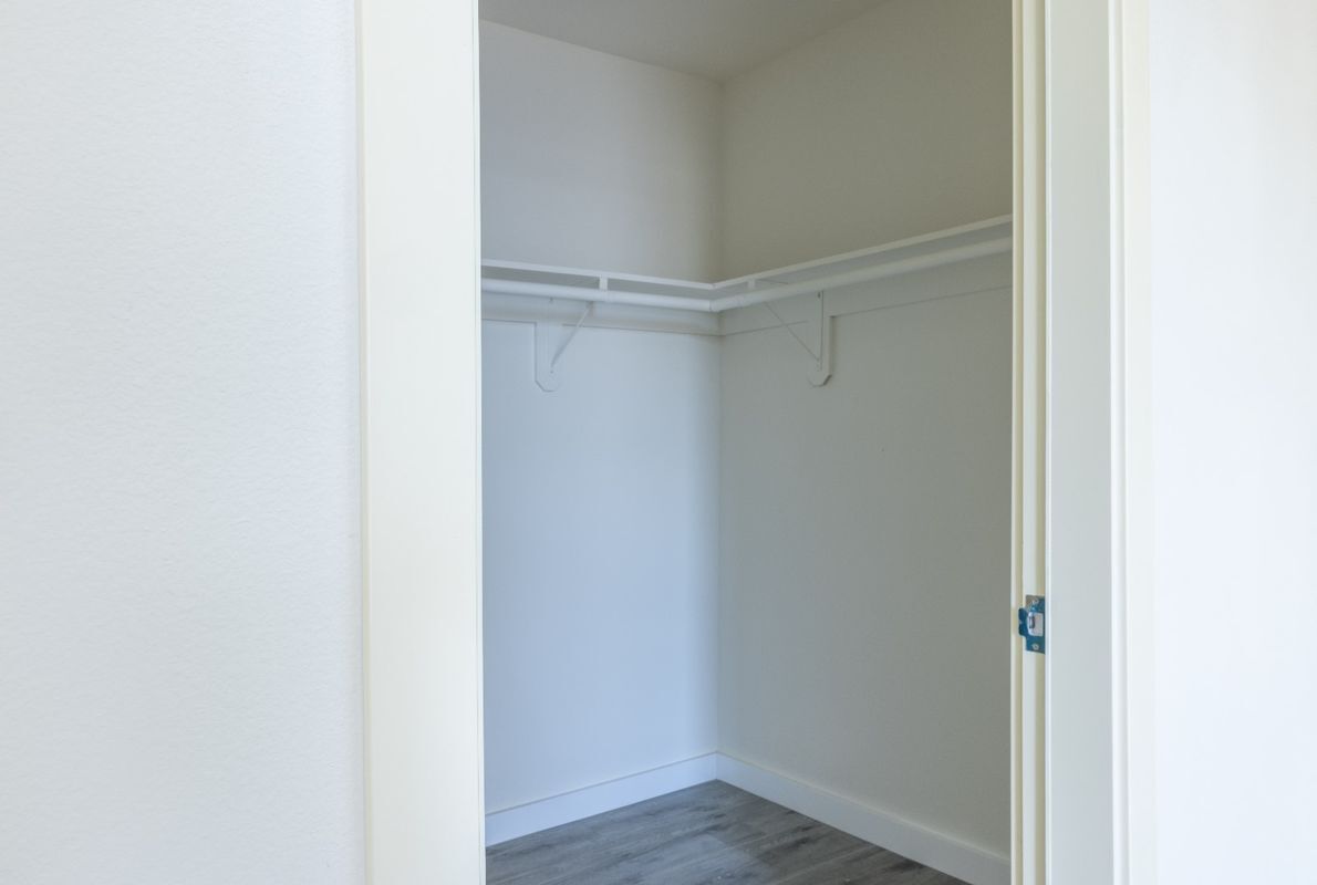 Building Photo - 1130 W 39th St
