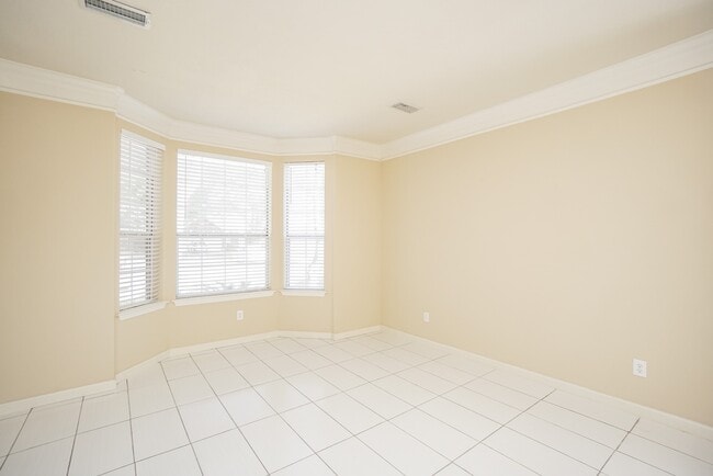 Building Photo - 822 Hyacinth Pl