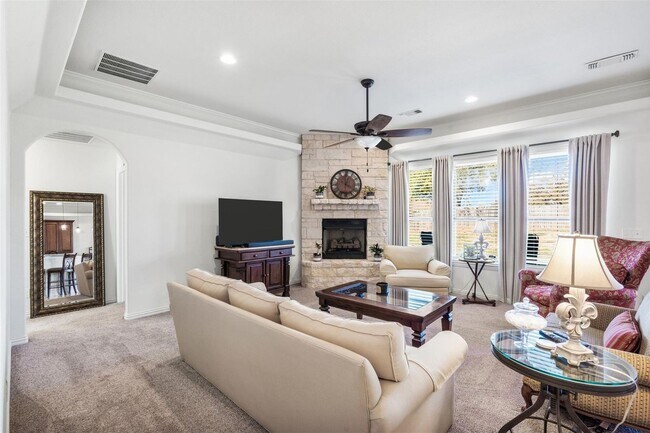 Building Photo - Beautiful Home In Pecan Planation