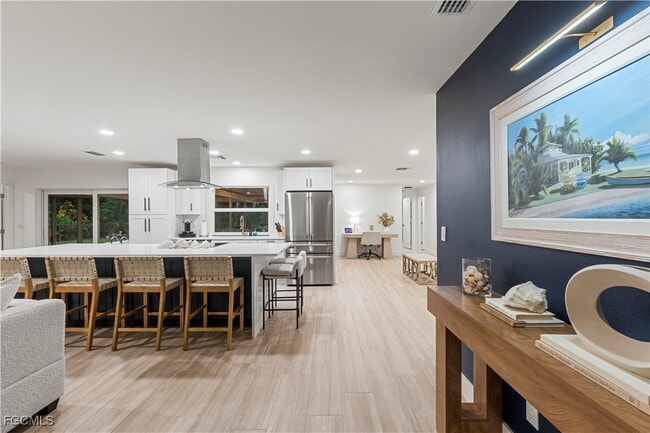 Building Photo - 2412 La Salle Ave