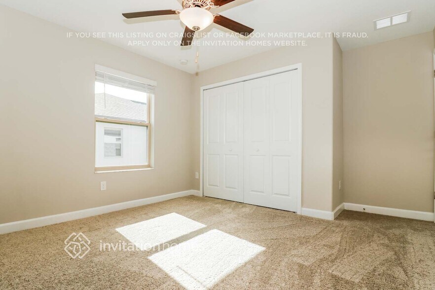 Building Photo - 2865 Coach Manors Way