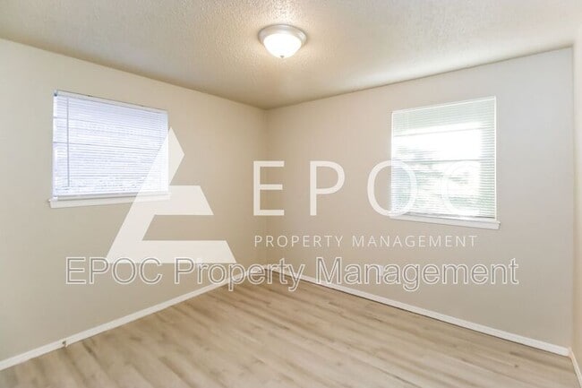 Building Photo - 5009 Brookdale Dr