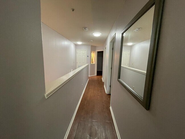 Building Photo - 411 N 48th St