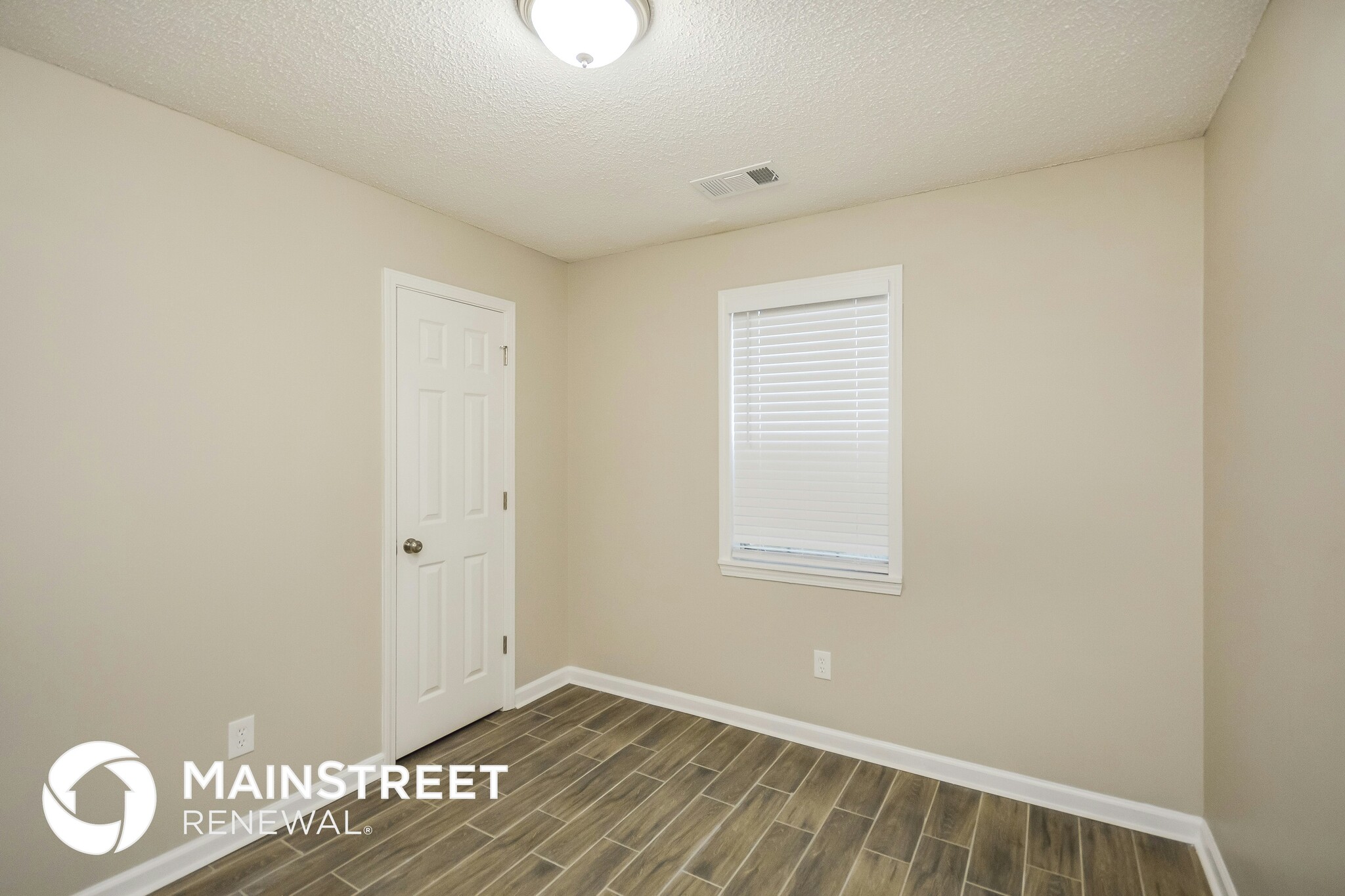 Building Photo - 150 Lazy Hollow Ln