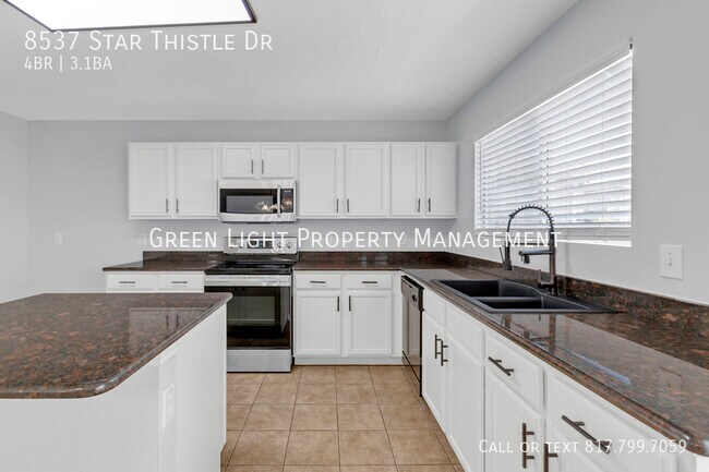 Building Photo - 8537 Star Thistle Dr