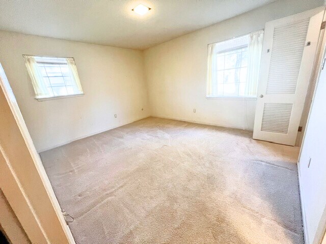 Building Photo - 5027 Ashley Dr