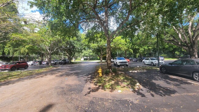 Building Photo - 3300 W Rolling Hills Cir