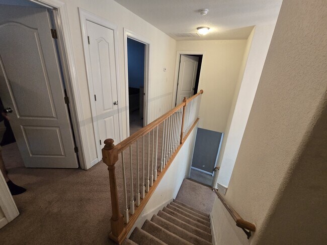 Building Photo - 631 Annaka Loop
