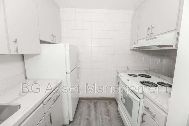 Building Photo - 944 Fletcher Ln