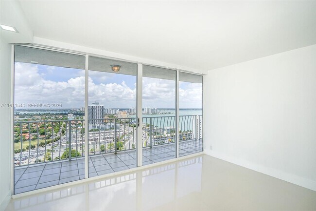 Building Photo - 7601 E Treasure Dr