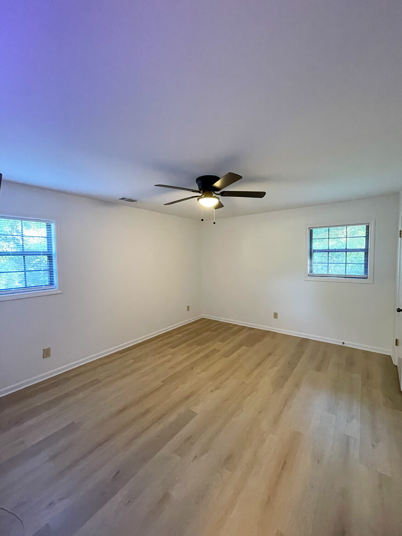 Building Photo - 1043 Chestnut Oak Ct NE