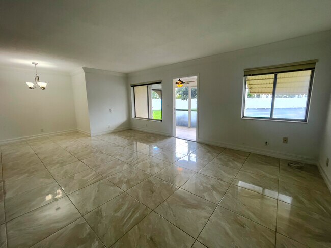 Building Photo - 3624 La Aires Ct