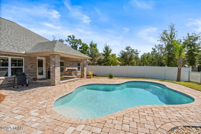 Building Photo - 104 Lake Merial Trail