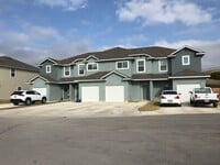 Building Photo - Town home for rent