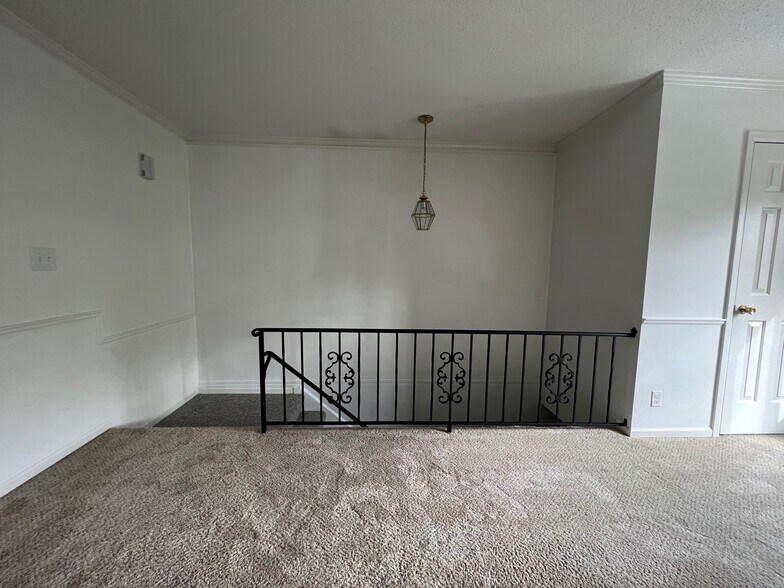 Building Photo - 6129 N Jayar Dr