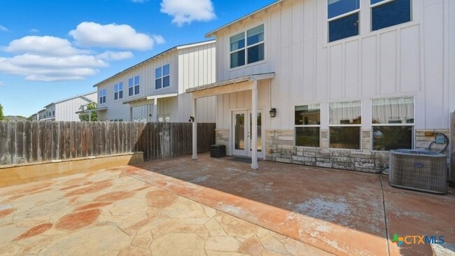 Building Photo - 223 Sapphire Dr