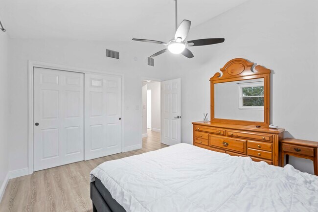 Building Photo - 4857 Hummingbird Trail