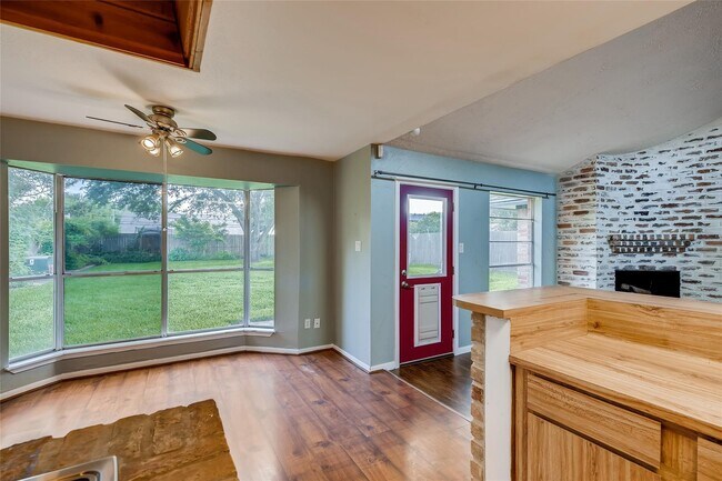 Building Photo - 946 Mesa Terrace Dr