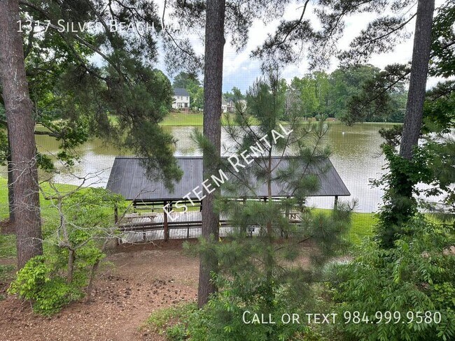 Building Photo - 1317 Silver Beach Way