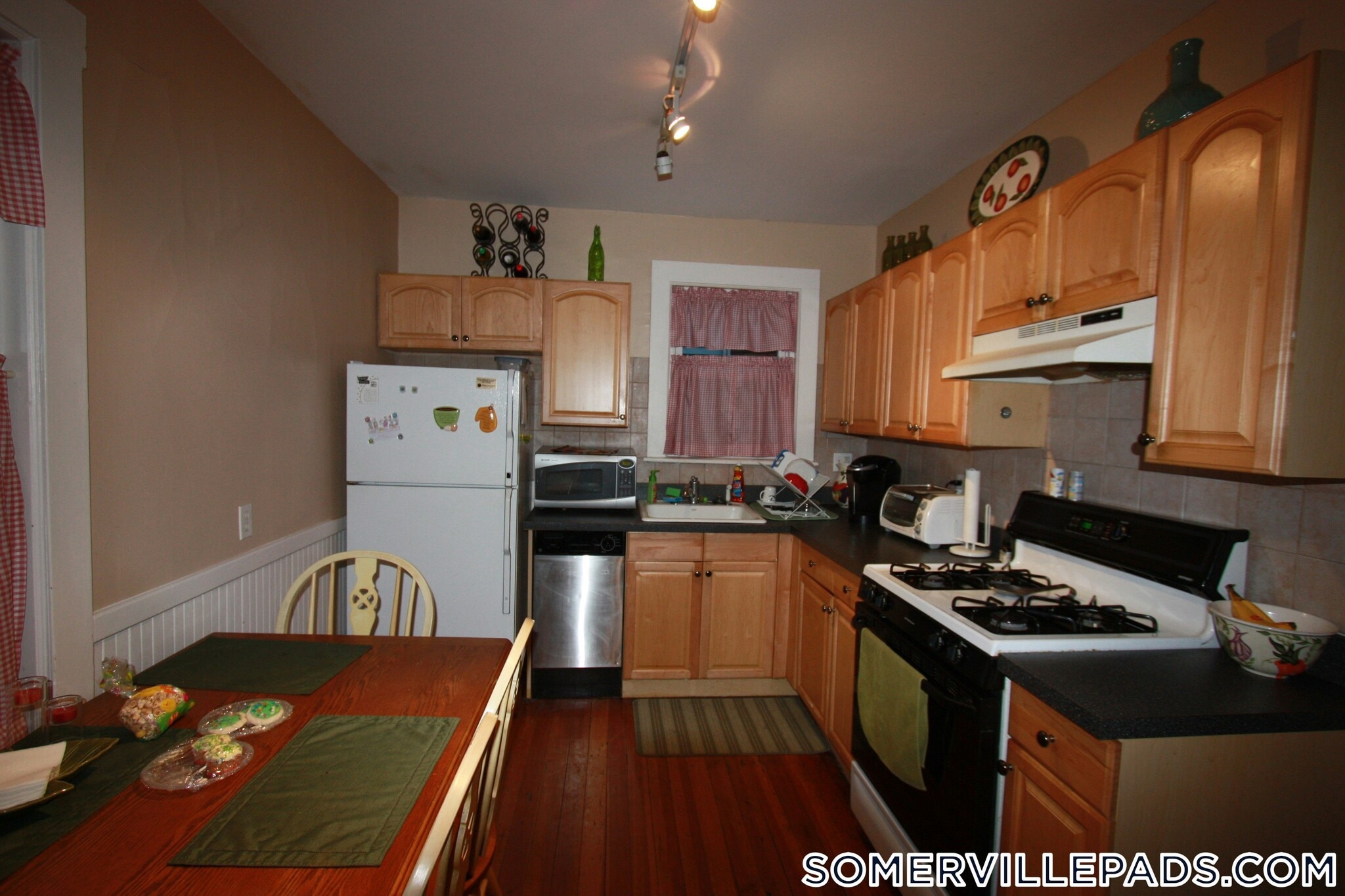 Building Photo - 243 Summer St