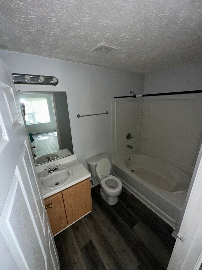 Building Photo - 2303 Waldrop Pl