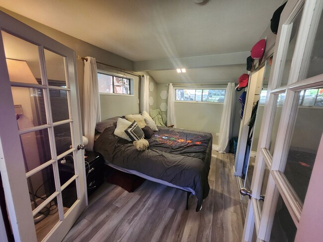 Building Photo - Private Mountain Retreat!