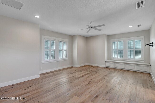 Building Photo - 94 Fairway Wood Way