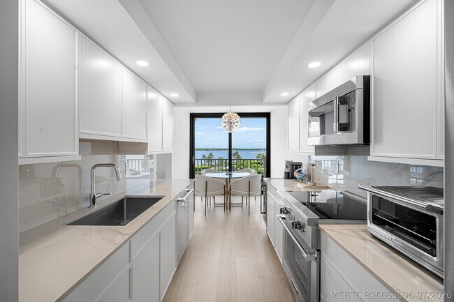 Building Photo - 3360 S Ocean Blvd