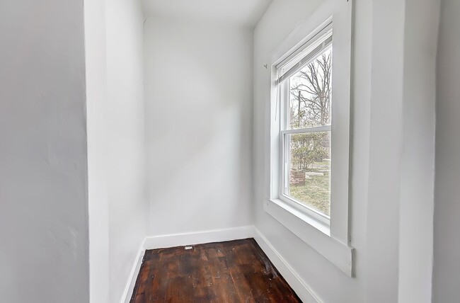 Building Photo - Cozy 3 bedroom w/backyard