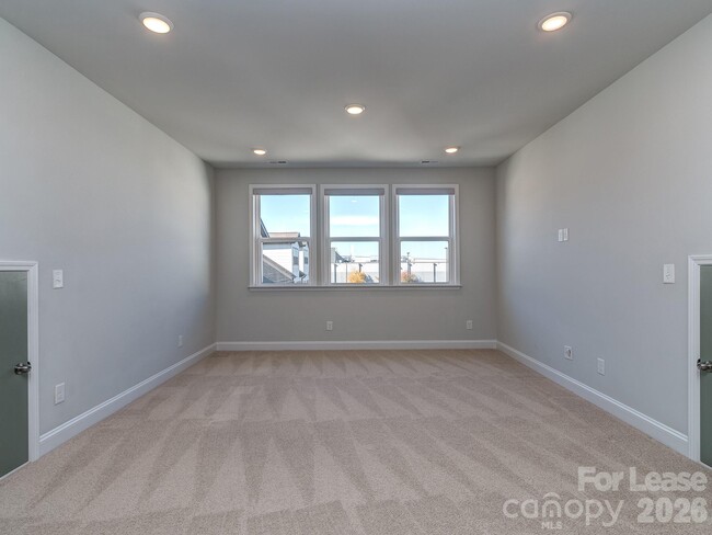 Building Photo - 5862 Ardrey Kell Rd